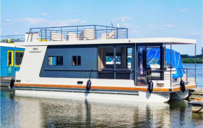 Nice ship-boat in Havelsee OT Ktzkow with 1 Bedrooms